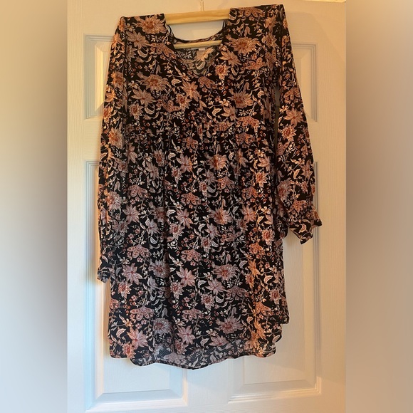 Women's Bishop Sleeve A-Line Dress
Knox Rose Black Floral - Picture 2 of 7